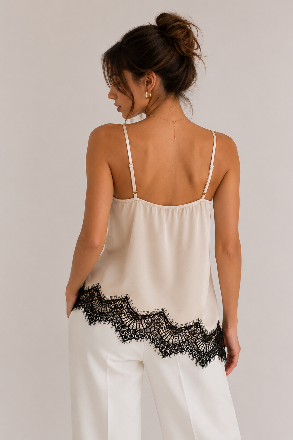 Blusa Asimétrica Encaje Noir